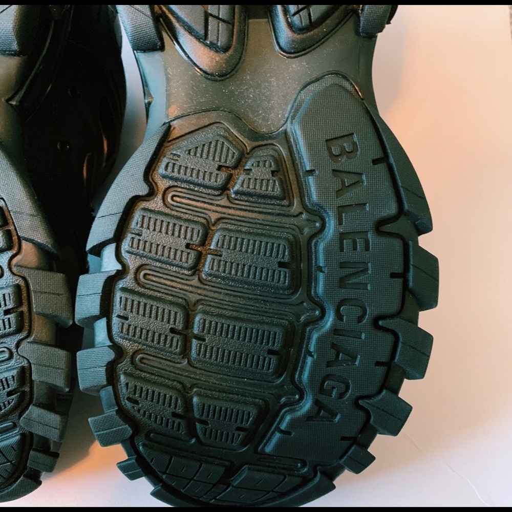 Balenciaga men shoes - Picture 3 of 7